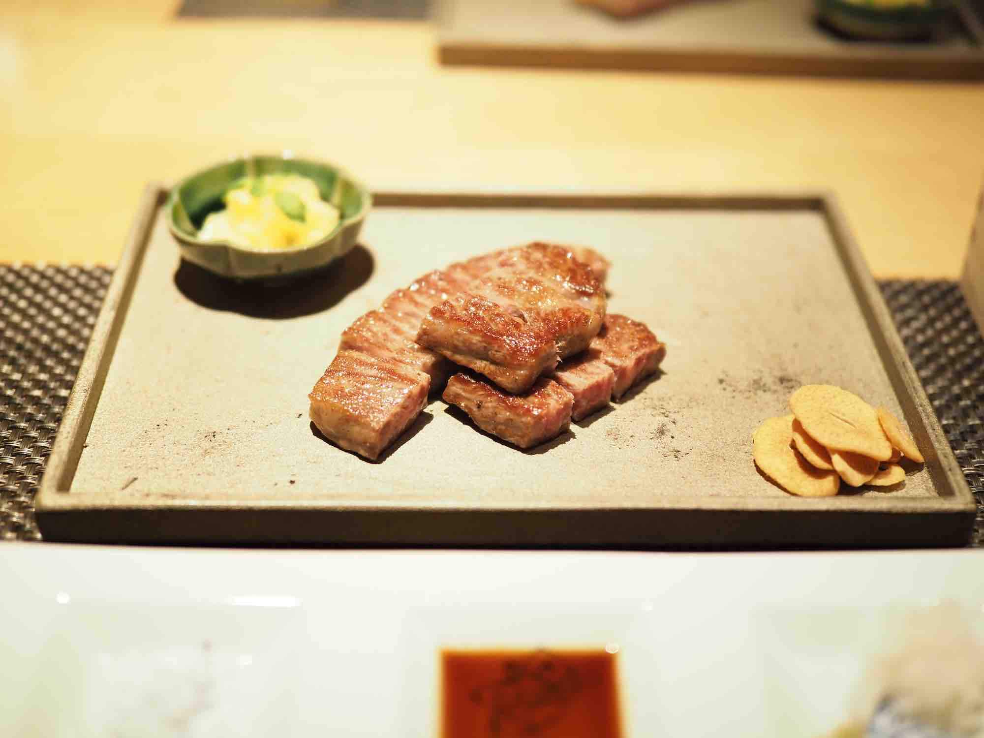 ホテルカンラ京都鉄板料理花六のメイン肉料